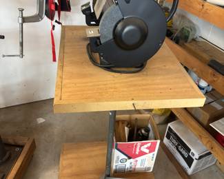 Delta Bench 2 wheel Grinder w light
$110.00 cart w wheels $80.00
$175.00 combo