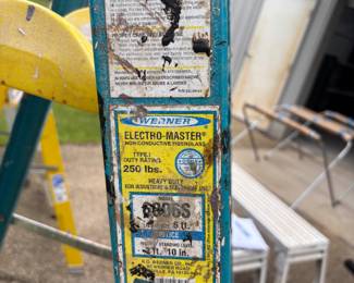 Werner 6’ blue fiberglass ladder 225 lb
$ 75.00