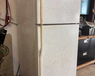 Kenmore refrigerator/freezer ‘98
Great for garage, ice cold. $200.00