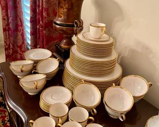 Beautiful China with gold rims, Pair of decorative urns