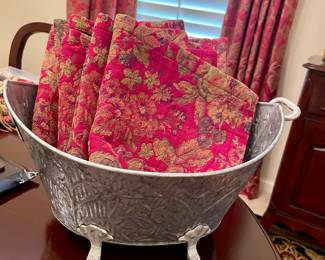 Napkins and bucket