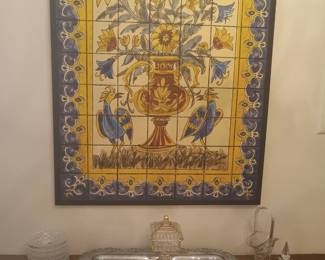 Silver tray, crystal glass pieces