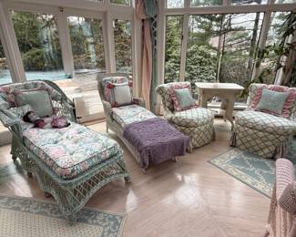 Garden room painted wicker furniture