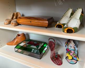 Shoe art sculptures
