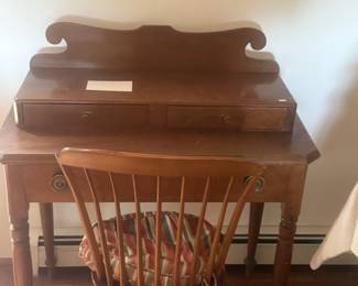Esquire writing table