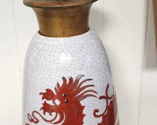 VINTAGE HAND PAINTED ASIAN MEISSEN CRACKLE LAMP.