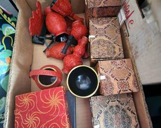 VINTAGE CHINESE MISC CINNABAR ITEMS