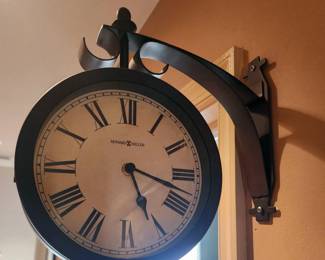 WALL HANGING HOWARD MILLER CLOCK