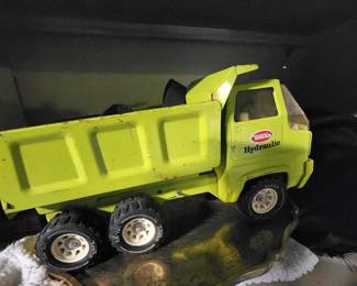 VINTAGE TONKA HYDRAULIC DUMP TRUCK