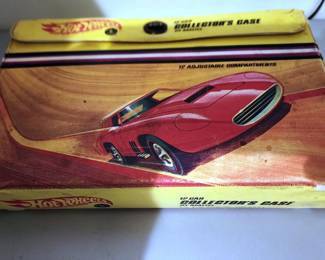 ORIGINAL VINTAGE HOTWHEELS CASE CARS