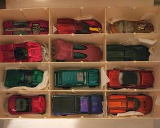 VINTAGE ORIGINAL 1960s REDLINE HOTWHEELS IN CASE. WITH ORIGINAL TRACK AND UNOPENED SPEEDOMETER LAP COUNTER. AWESOME CHILDHOOD FUN!
