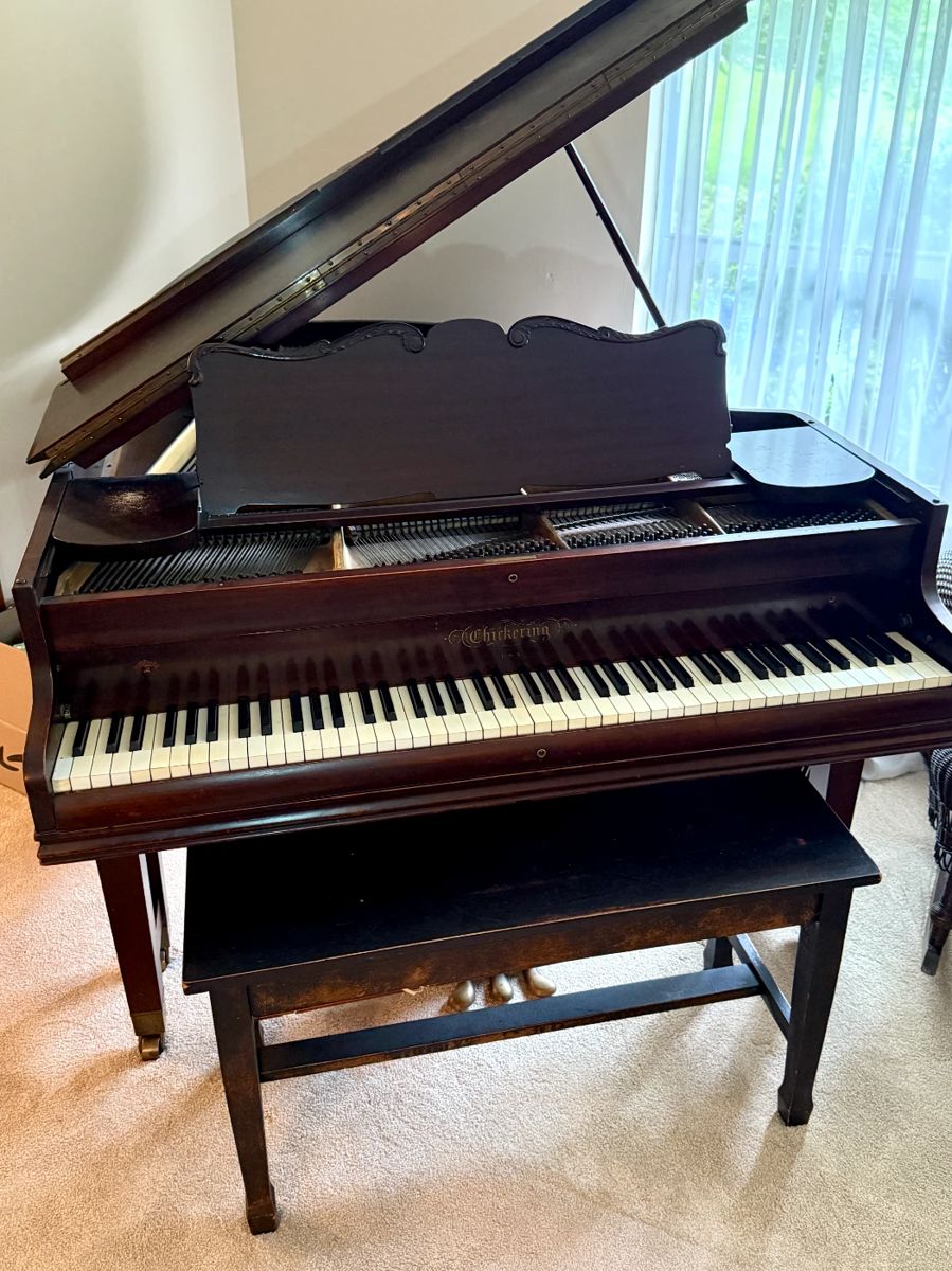Chickering Quarter Grand Piano (scale 122)