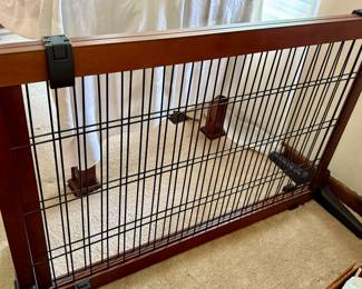 Adjustable Wood Gate - Top Paw
