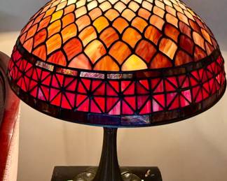 Tiffany Style Table Lamp (1 of 2)