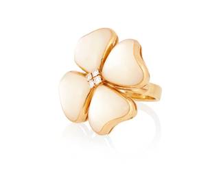 1005
Gucci: An 18K Gold and Mother-of-Pearl Ring
Of a clover design featuring mother-of-pearl inlay centering four round diamonds, signed Gucci
Size: 4
12.6 grams gross
Estimate: $1,000 - $2,000