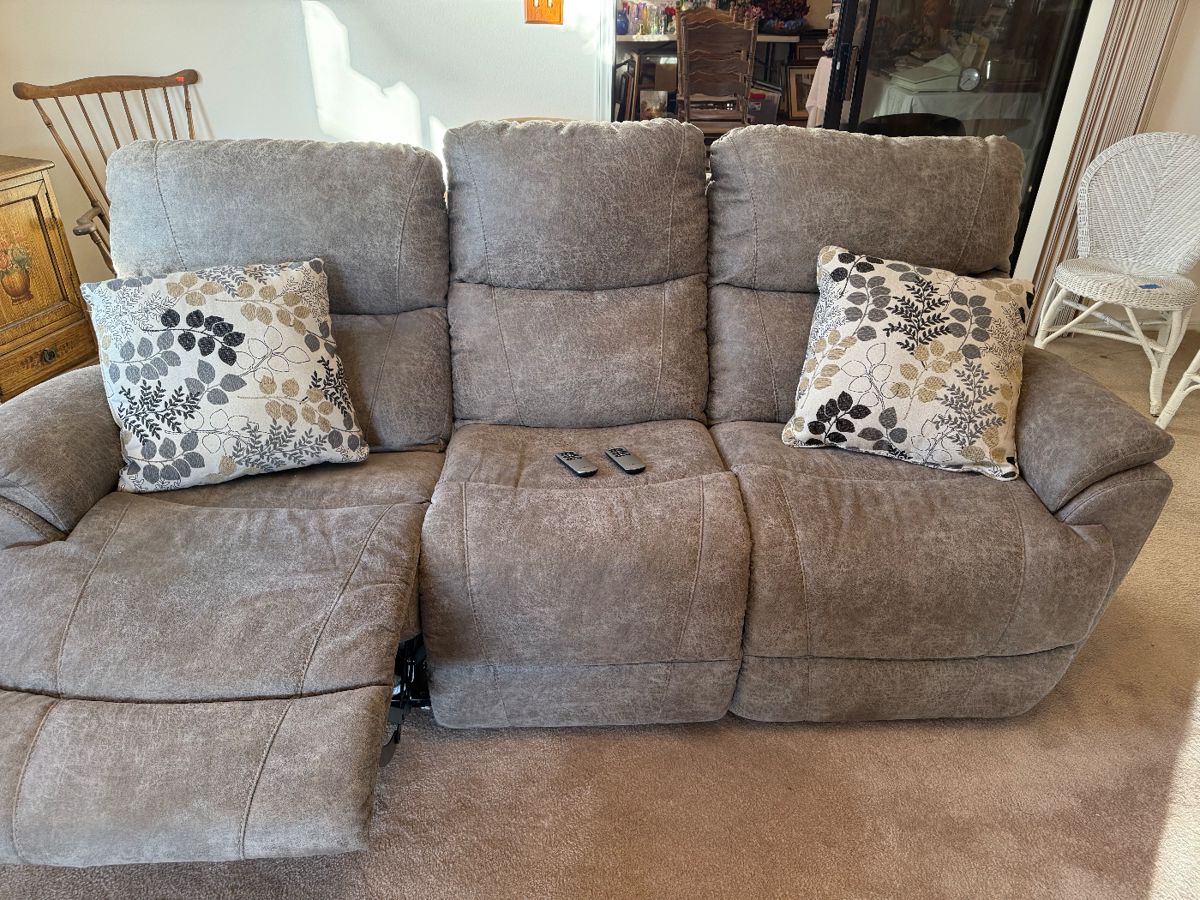 Lazy-boy reclining sofa. Like new!