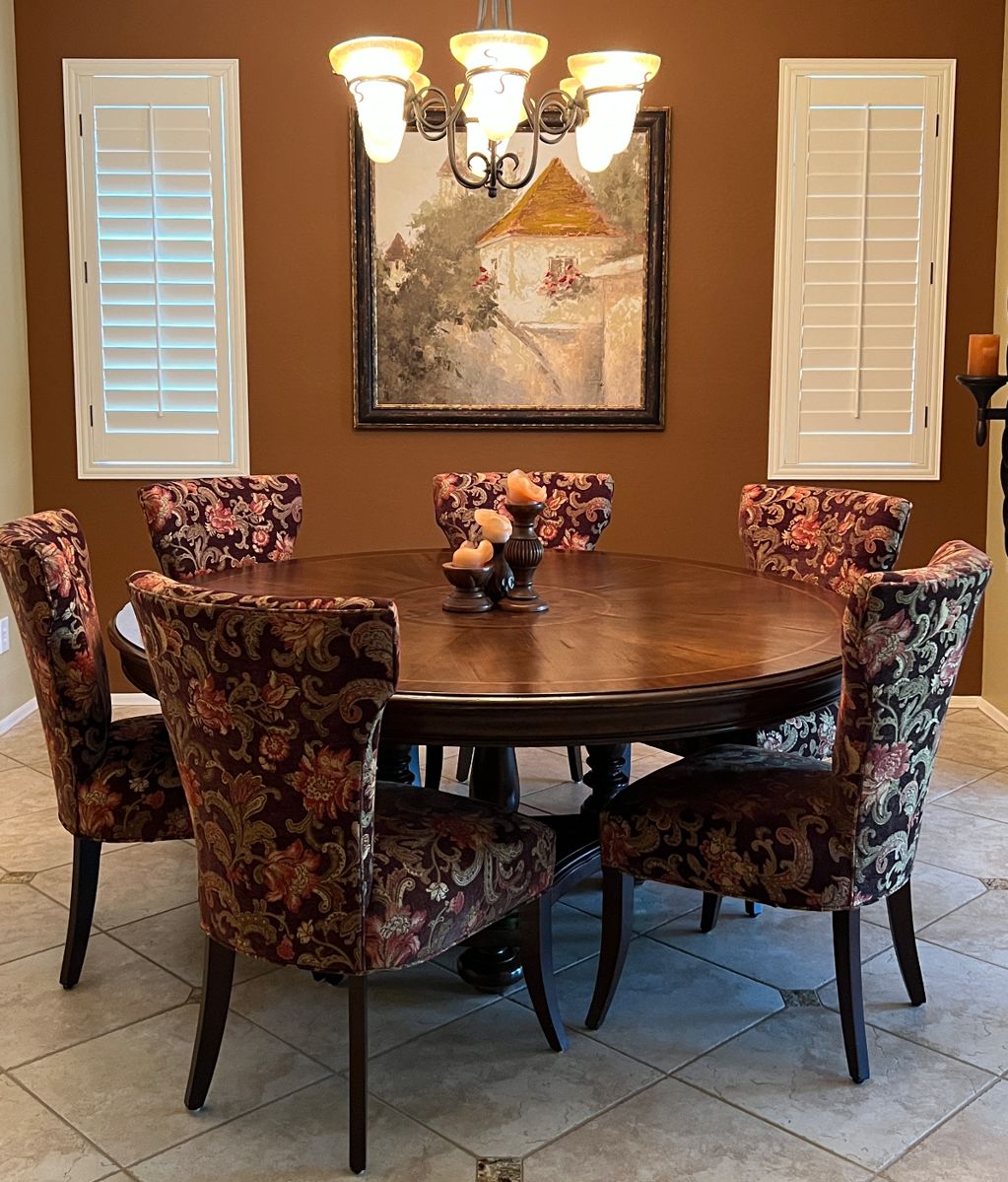 Dining Table w 6 Upholstered Chairs