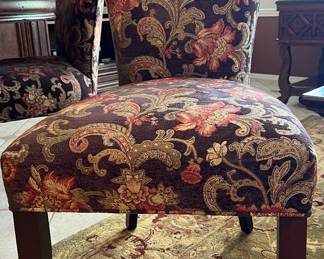 Ladlow's Dining Table w Inlay and 6 Upholstered Chairs