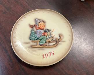 1975 Hummel 5th Annual Collector Plate