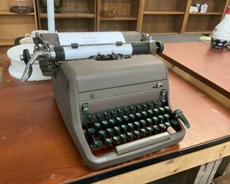 Royal Manual Typewriter