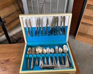 Wm A Rogers Silverplated Flatware in Wooden Storage Case