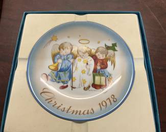 1978 Schmid Christmas Plate - Hummel "Heavenly Trio"