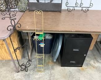Wrought Iron Gold Painted Plate Rack/Hange