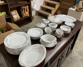 Japan Harmony House Platinum Garland Dinnerware