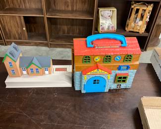 Thomas & Friends Tomy Trackmaster Maithwaite Station & Take Along Sodor Engine Wash Toys