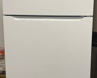 Conservator 18 CU FT Refrigerator Freezer