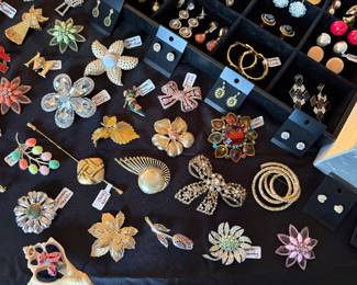 Fashion Brooches