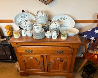 Broyhill Buffet Server