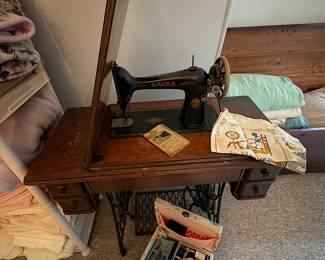 Vintage Singer Sewing Machine