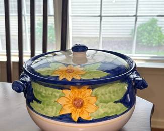 Vietri Italy Flowers Soup Tureen