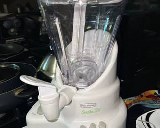 Vintage Back to Basics SE2000 Smoothie Elite Blender