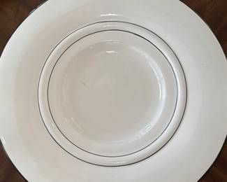 Lenox Noel Alabaster Inner rim luncheon salad accent plate