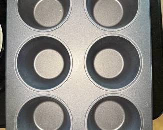 Cupcake baking tin
