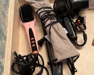 hair dryer & curling irons/straighteners