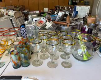 glasses/goblets, pitcher