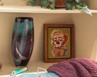 vase, clown picture