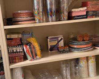 paper products/plasticware