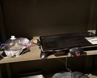 baking pans, electric skillet