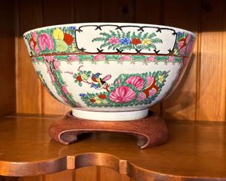 Chinese Export Porcelain Famille Rose Medallion