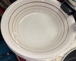 Vierzon white porcelain serving dish