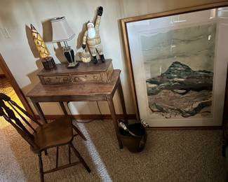 writing desk w/ chair,