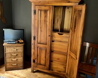 Ethan Allen Country Craftsman Pine Armoire
