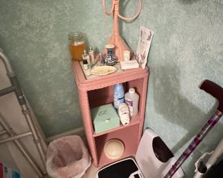 shelf, scale