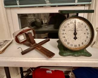 stereoscope, scale, clock