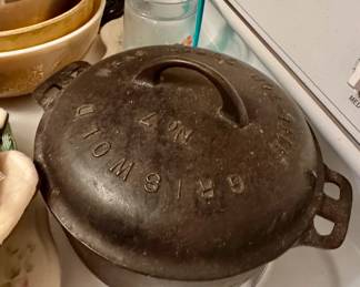 Vintage Griswold Dutch oven