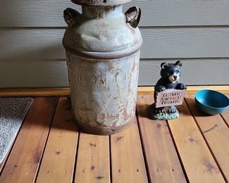 Milk can with lid
